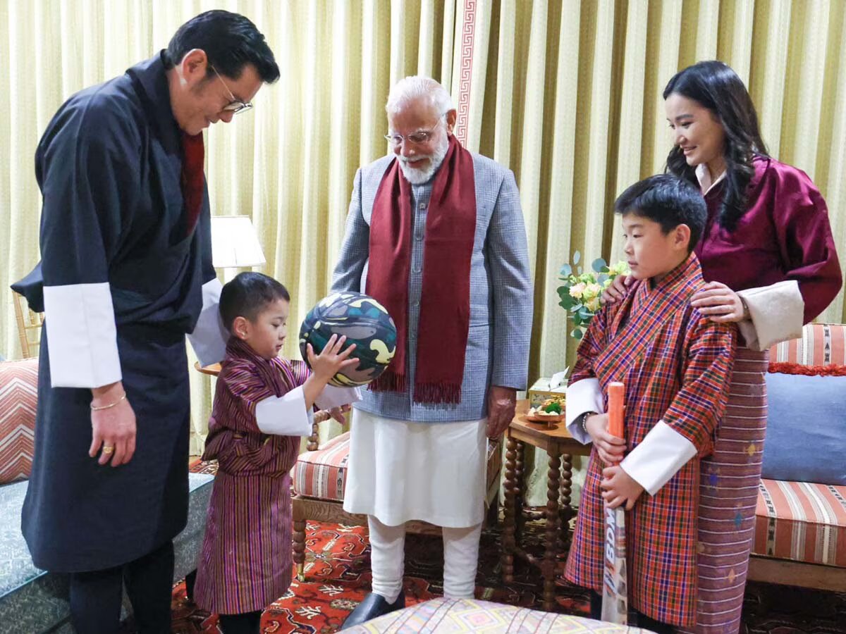 भूटानी किंग ने पीएम मोदी के लिए यूं ही नहीं तोड़े सारे प्रोटोकॉल, चीन को दिया बड़ा संदेश